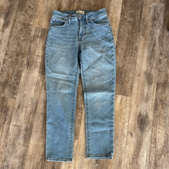Madewell High-Rise The Perfect Vintage Straight Leg Jean - Alderton Wash - Picture 12 of 16